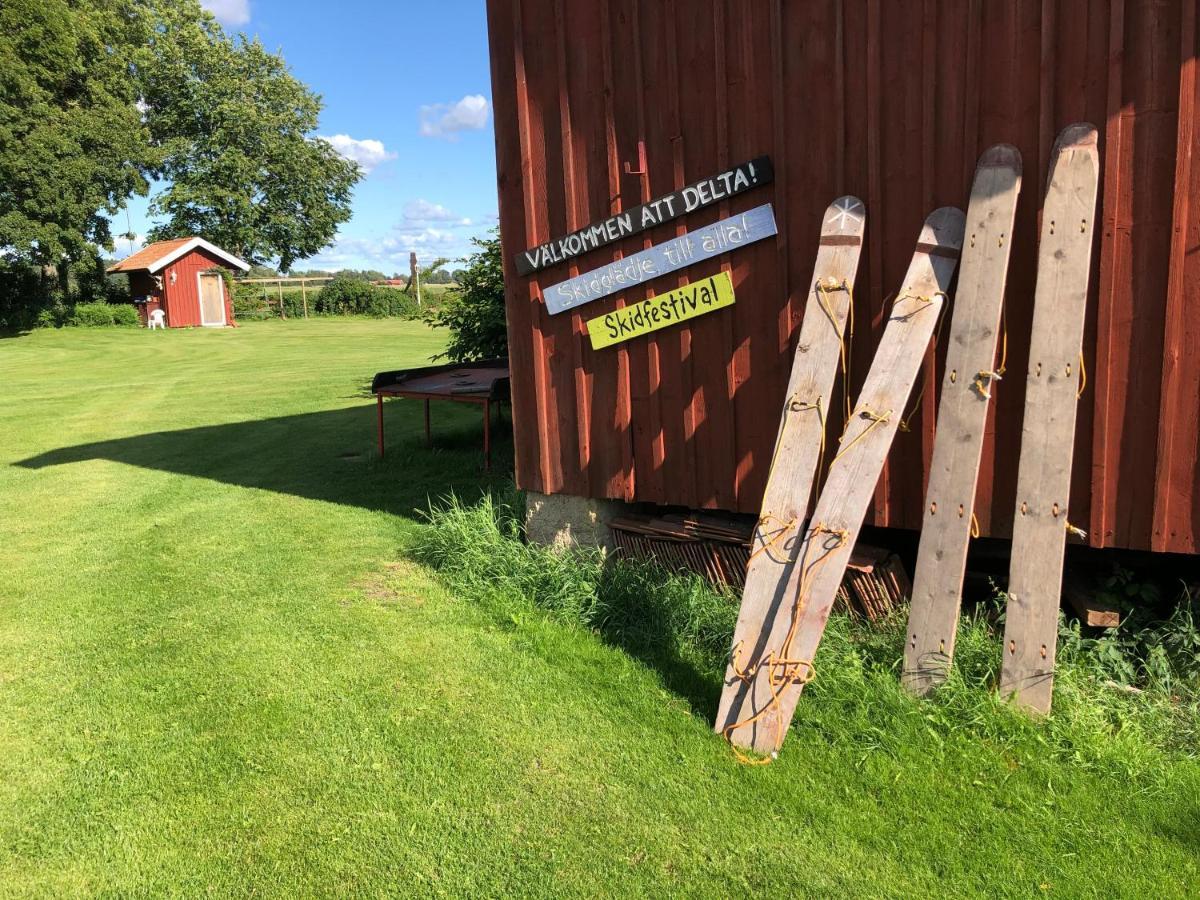 Aeventyrsgardens Vandrarhem, Kinnekulle Källby Eksteriør billede