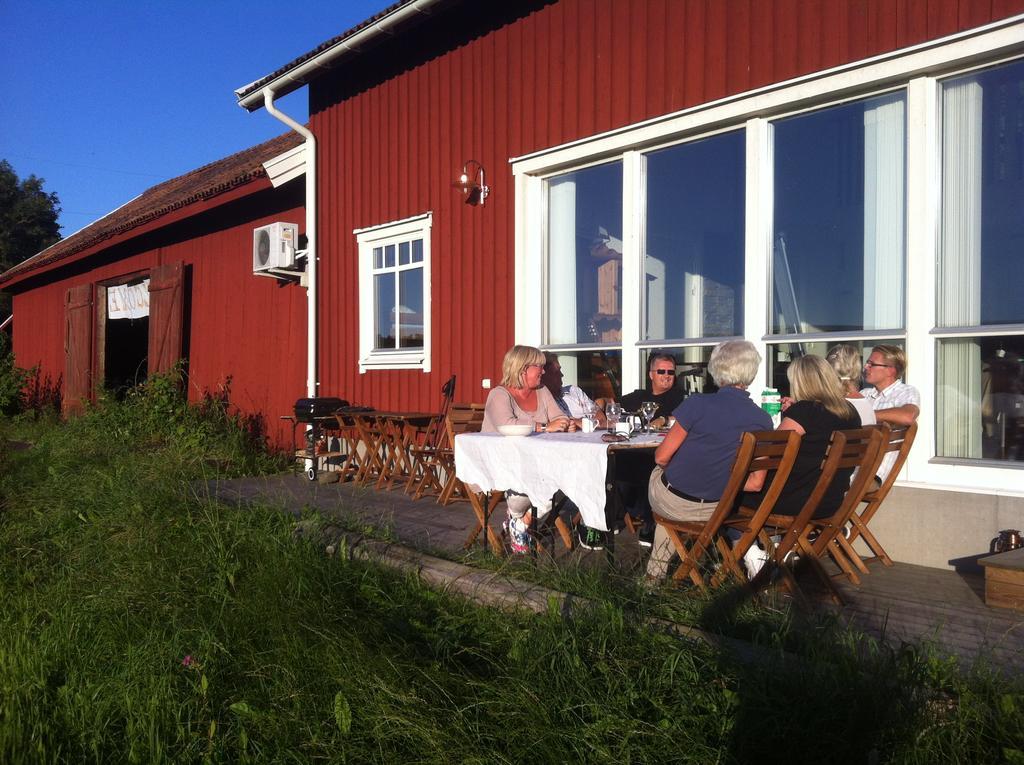 Aeventyrsgardens Vandrarhem, Kinnekulle Källby Eksteriør billede