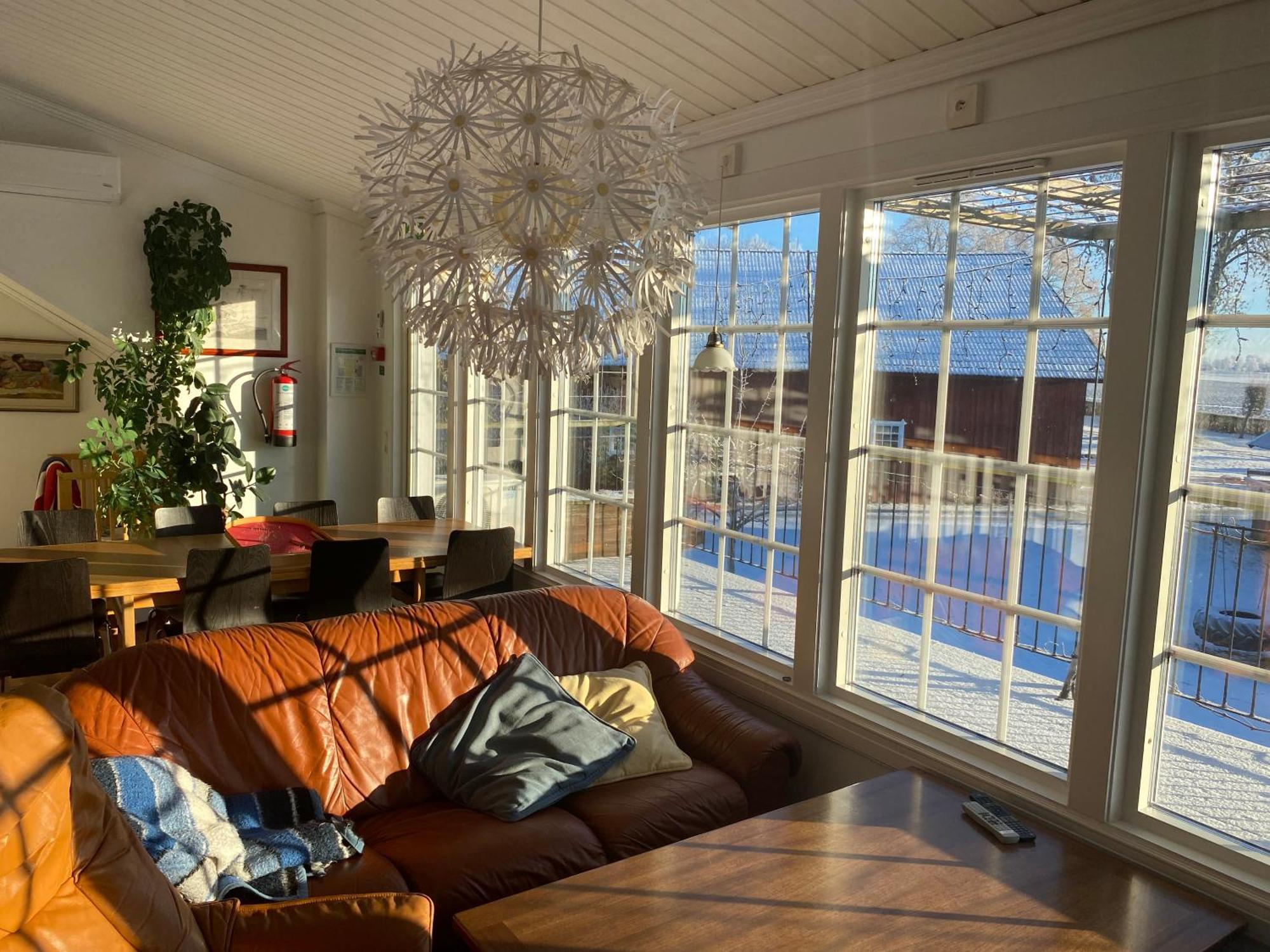 Aeventyrsgardens Vandrarhem, Kinnekulle Källby Eksteriør billede