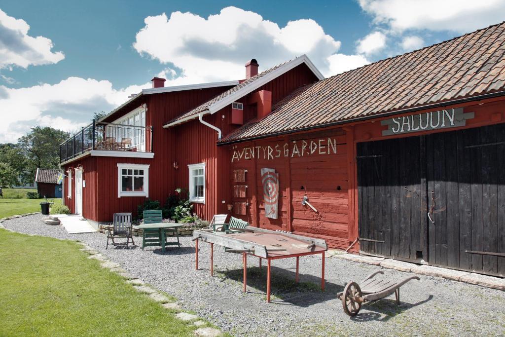 Aeventyrsgardens Vandrarhem, Kinnekulle Källby Eksteriør billede