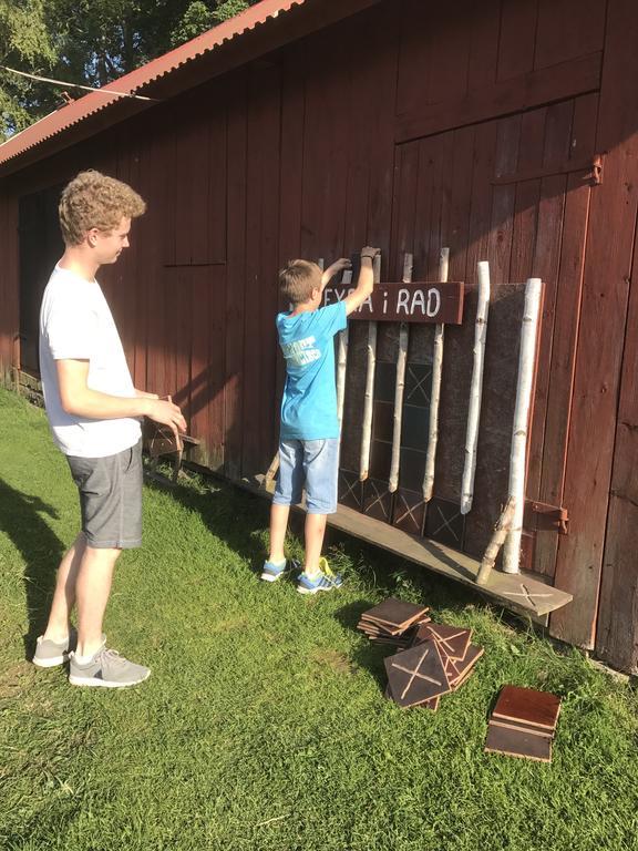 Aeventyrsgardens Vandrarhem, Kinnekulle Källby Eksteriør billede